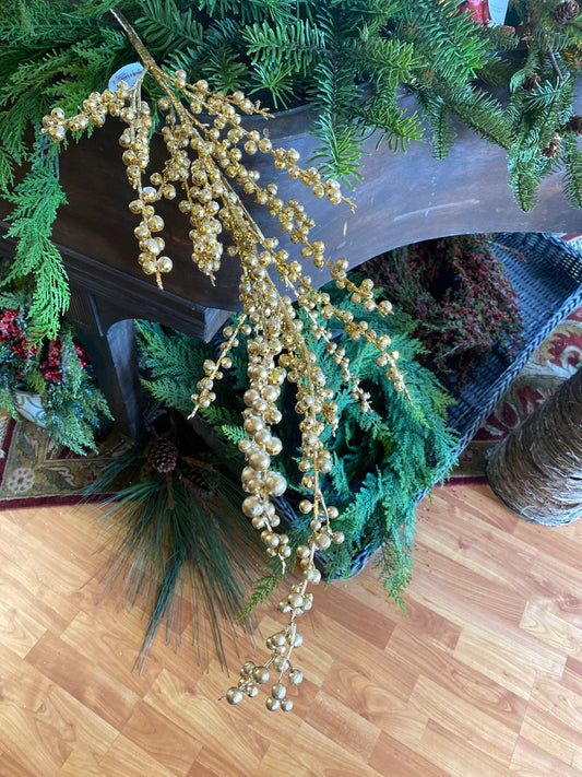 Grand Metallic Berry Spray 47”