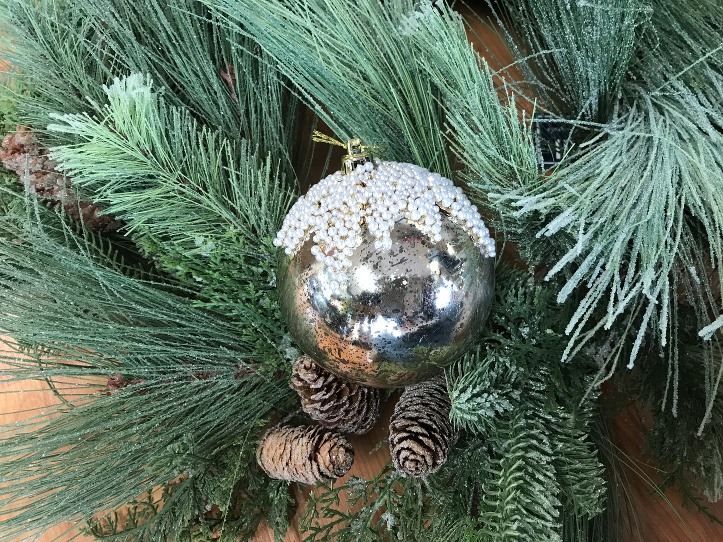 Pearl Icing Ornament Ball 4” Lt. Gold (12/72)
