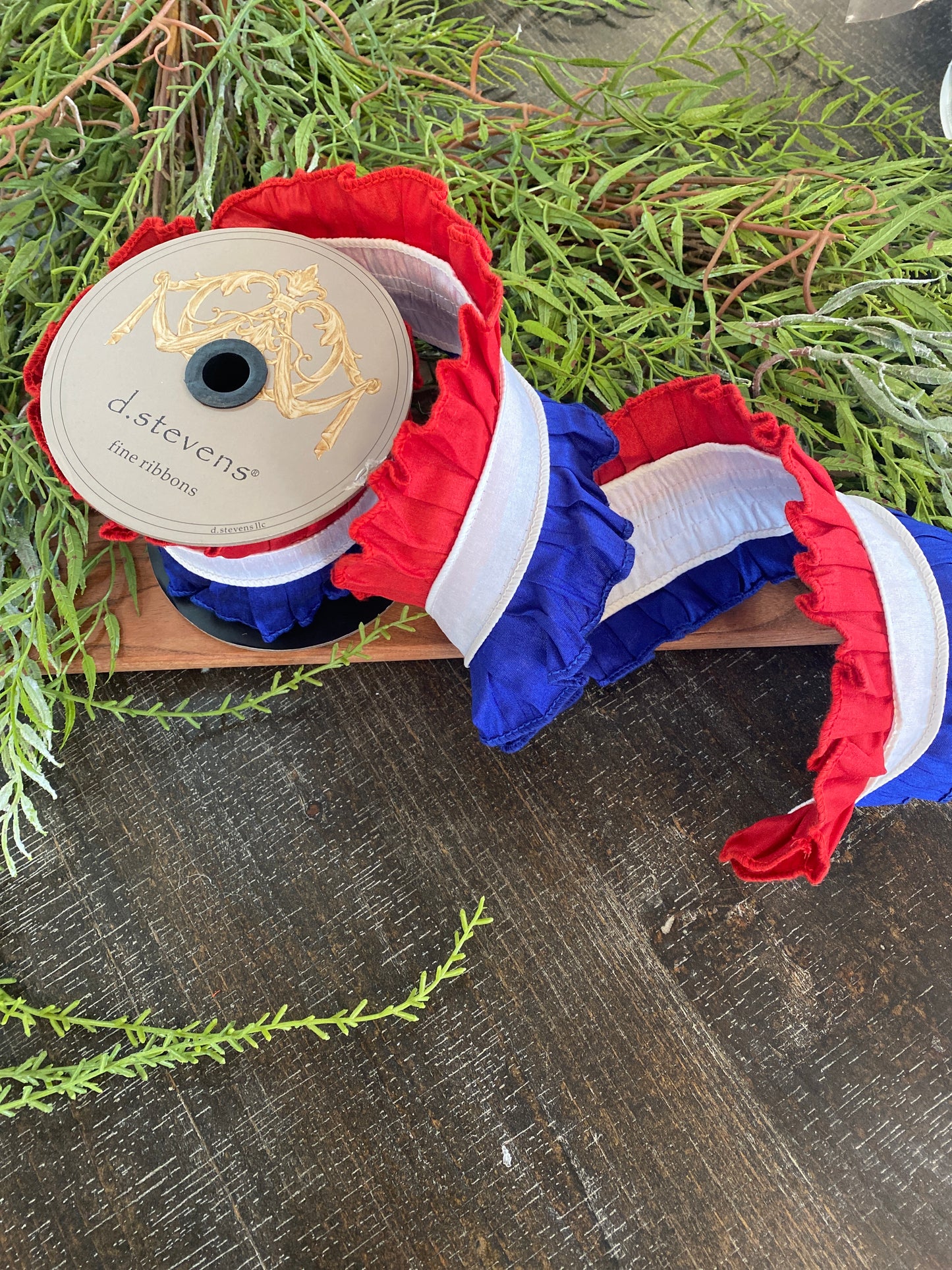 4"x5yds Dupion Ruffle Red, White, Blue