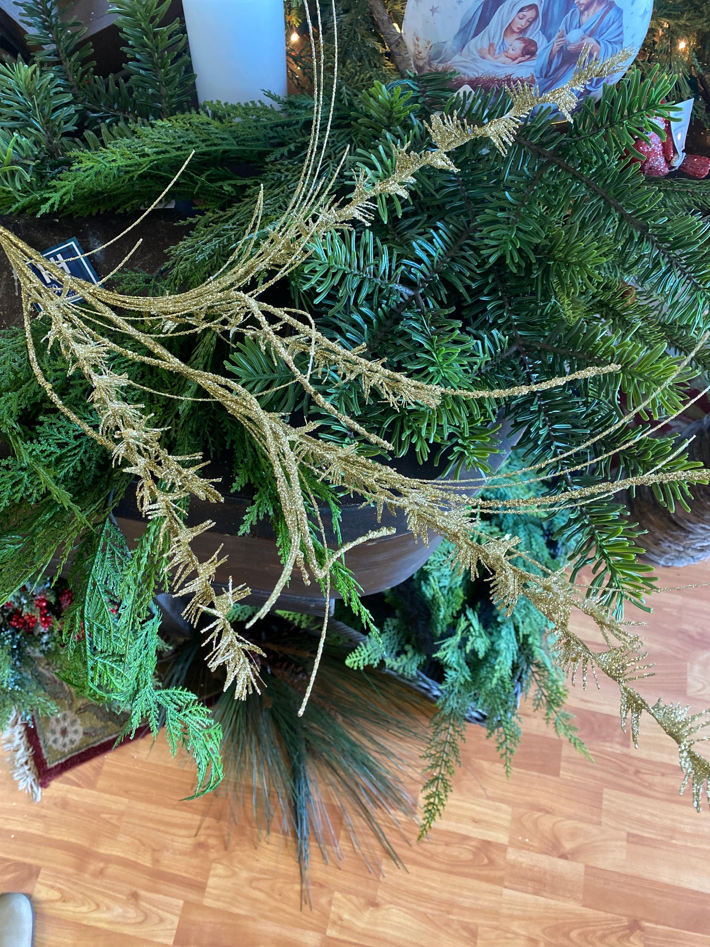 35” Glitter/Mica Mini Leaf/Grass Spray gold