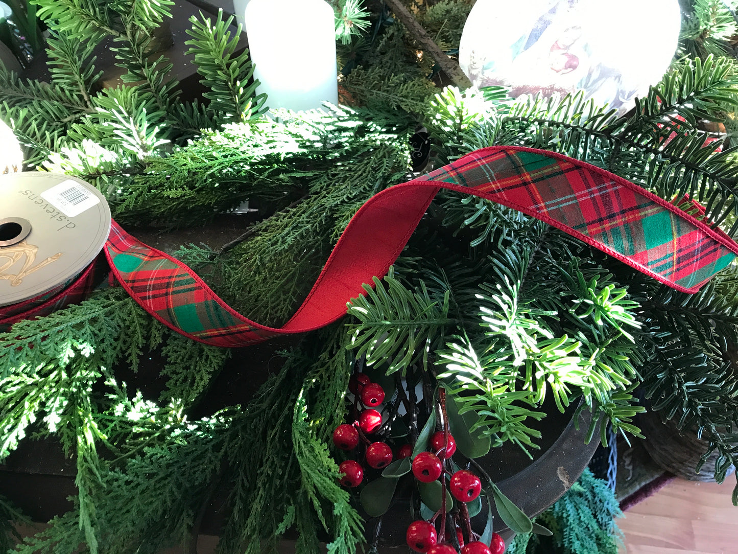 1.5"x 10yds Dupion Diagonal Asher Plaid Red back, Red/Green/White