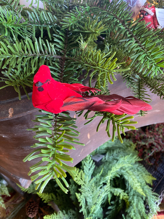 Cardinal Clip On Ornament