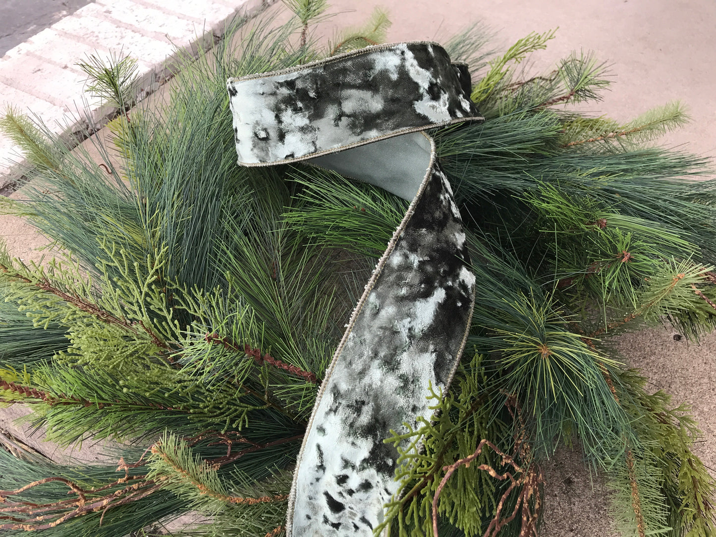 2.5"x 10yds Crushed Velvet Ribbon, Moss