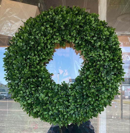 Boxwood Wreath 22” DK Green UV Protected