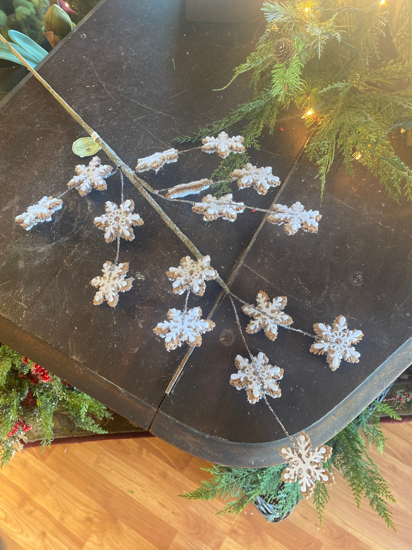 32" Gingerbread Snowflake Spray