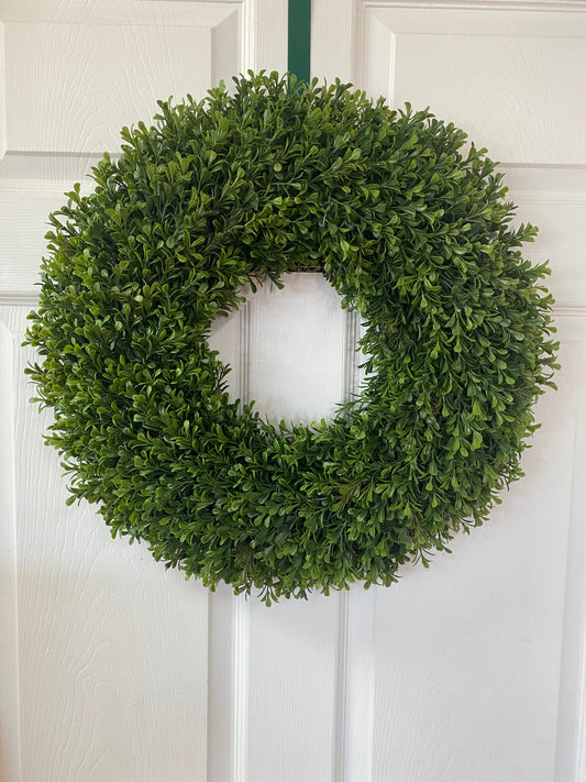 21” Spring Plastic Boxwood Wreath